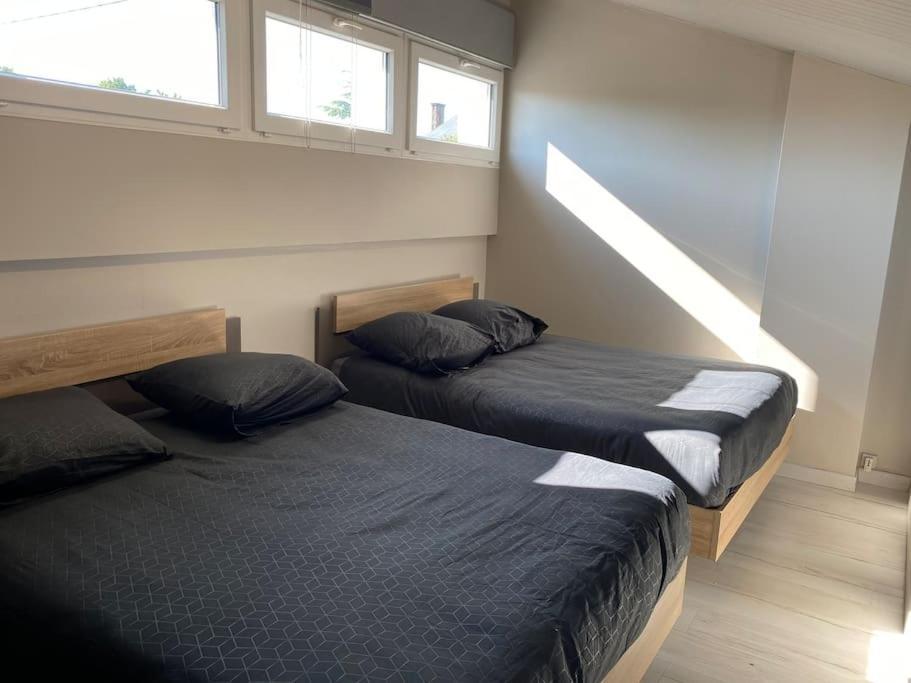 Studio Duplex Meuble Avec Place De Parking Surgères Exteriér fotografie